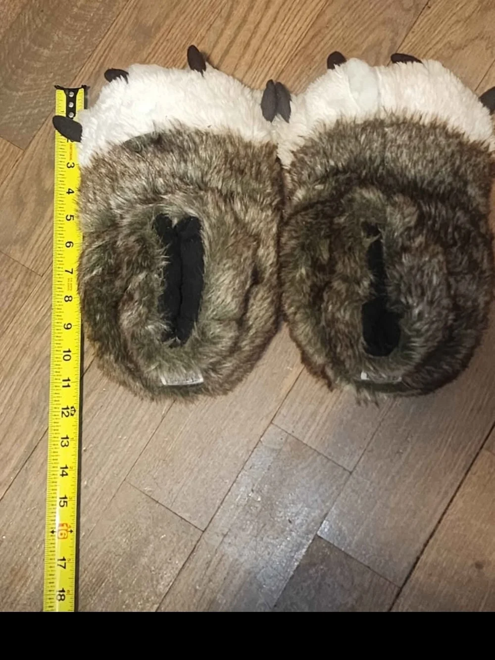 Great Wolf Lodge Slippers- Fits My 10 Year Old And Myself Size 8!